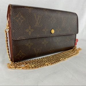 LOUIS VUITTON Monogram Sarah Wallet on Chain